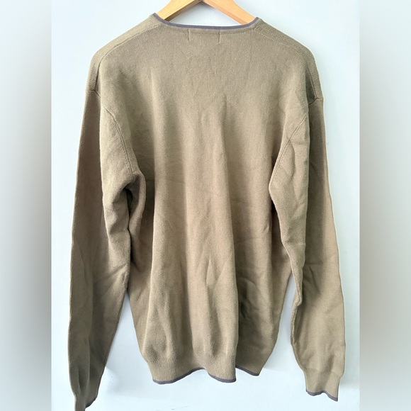 Vintage Roots Knitted V-Neck Light Weight Sweater - Picture 2 of 6